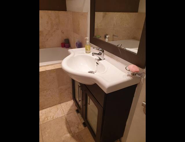 2 BEDROOM APARTMENT FOR SALE IN SEA POINT